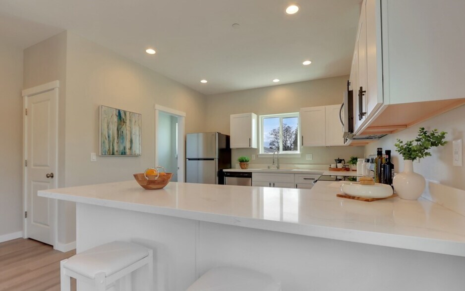 More Photos Of 234 S 70th St, Tacoma Apartments For Sale