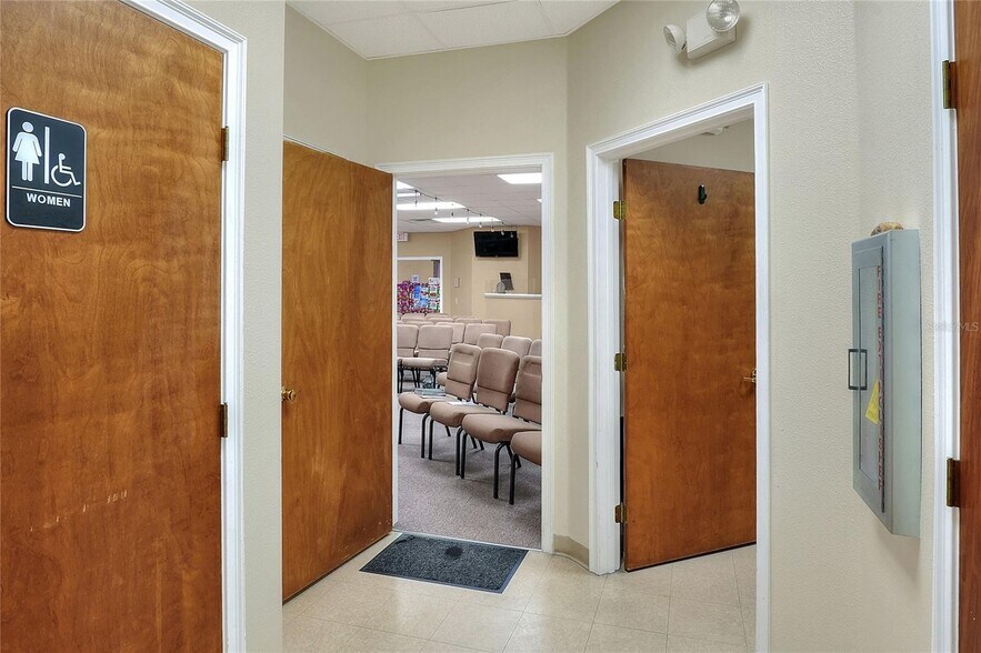 More Photos Of 1503 6th St SE, Winter Haven Storefront Retail Office For Sale