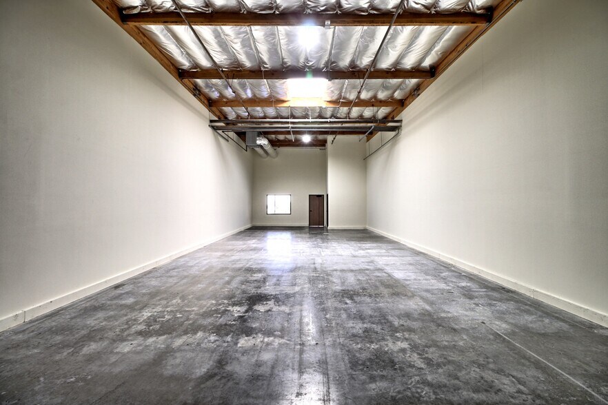 More Photos Of 1891 Goodyear Ave, Ventura Manufacturing For Lease