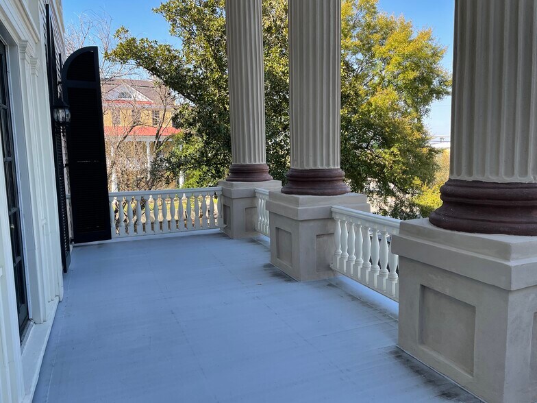 More Photos Of 635 E Bay St, Charleston Office Residential For Lease