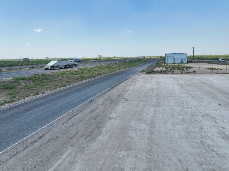 More Photos Of 850 W I-20, Penwell Warehouse For Lease