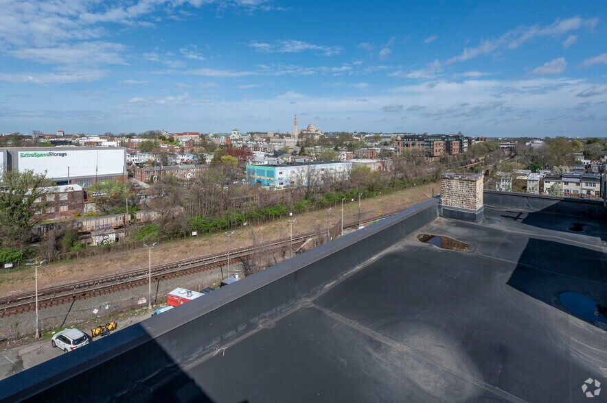 More Photos Of 900 Franklin St NE, Washington Industrial For Sale