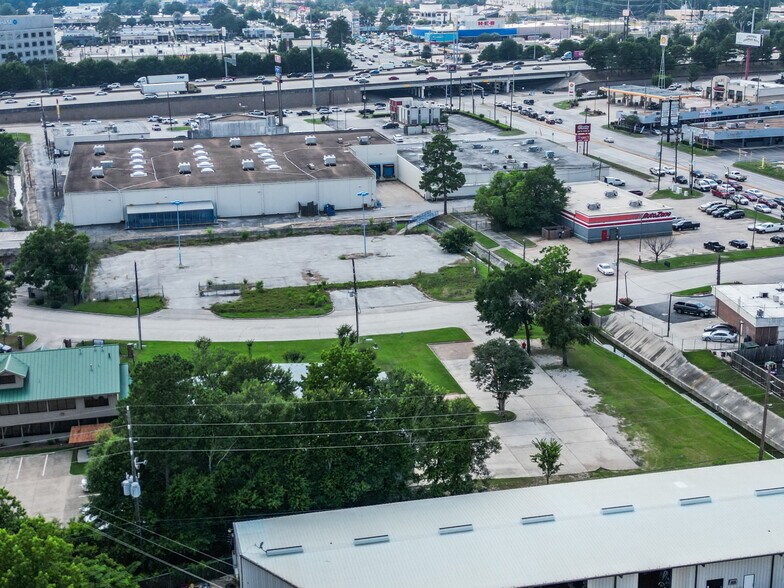 More Photos Of 25020 Oakhurst Dr, Spring Warehouse For Sale