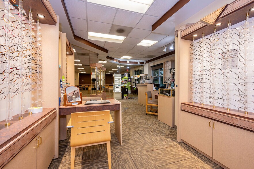 More Photos Of 301-303 Sterling Dr, Orchard Park Medical For Lease