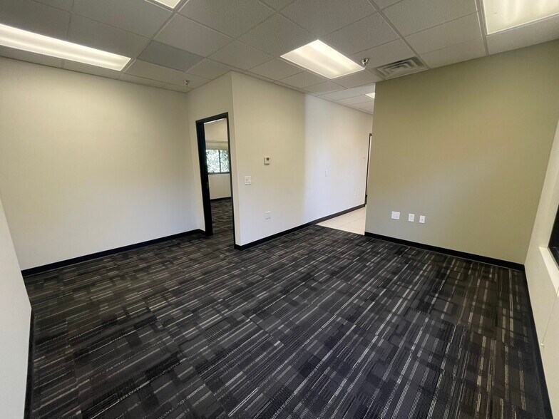 More Photos Of 2700 Farmington Ave, Farmington Office For Sale