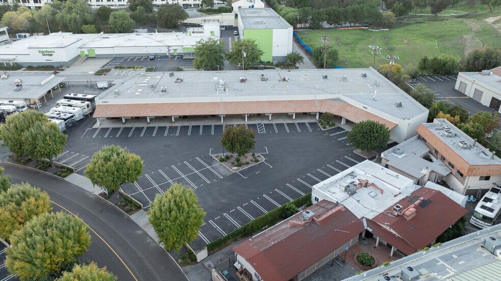More Photos Of 23930-23978 Craftsman Rd, Calabasas Unknown For Lease