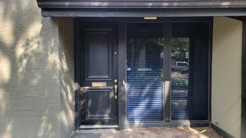 More Photos Of 14339 Torrey Chase Blvd, Houston Loft Creative Space For Lease