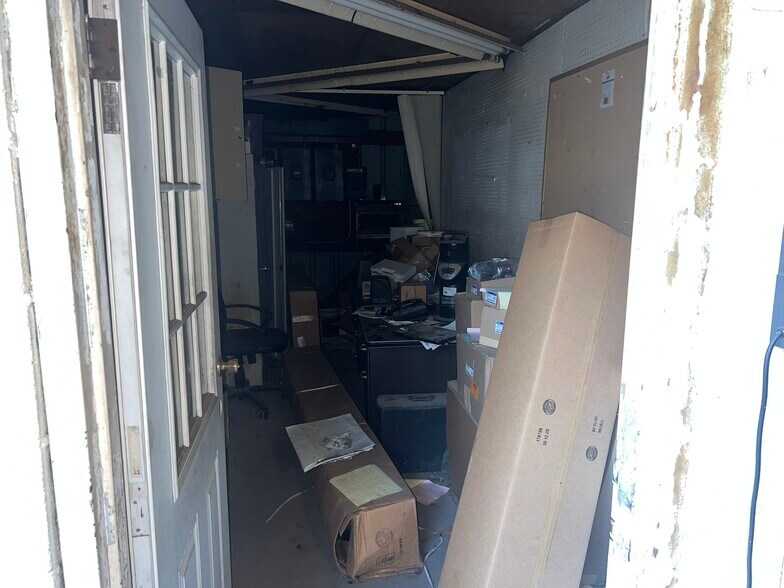 More Photos Of 757 North St, Ashburn Auto Dealership For Sale