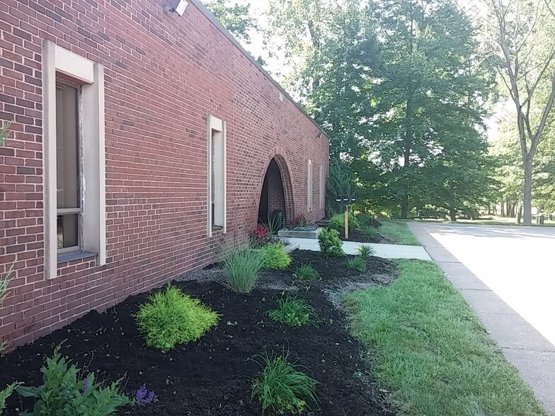 More Photos Of 80 Eastern Blvd, Glastonbury Office For Lease