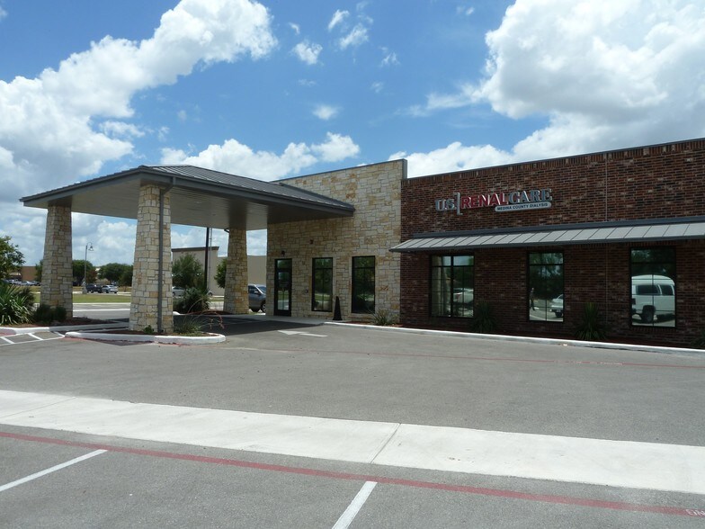 Primary Photo Of 205 22nd St, Hondo Medical For Sale