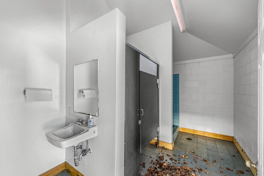 More Photos Of 502 Crystal Lake Dr NE, Fort Payne Golf Course Driving Range For Sale