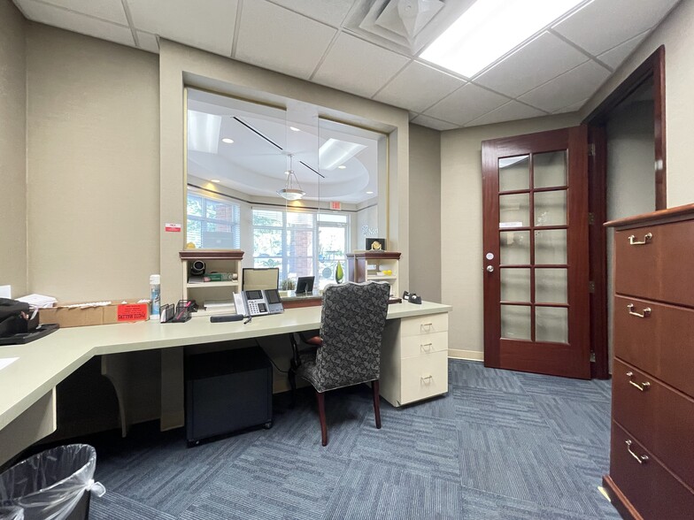 More Photos Of 4965 NW 8th Ave, Gainesville Office For Lease