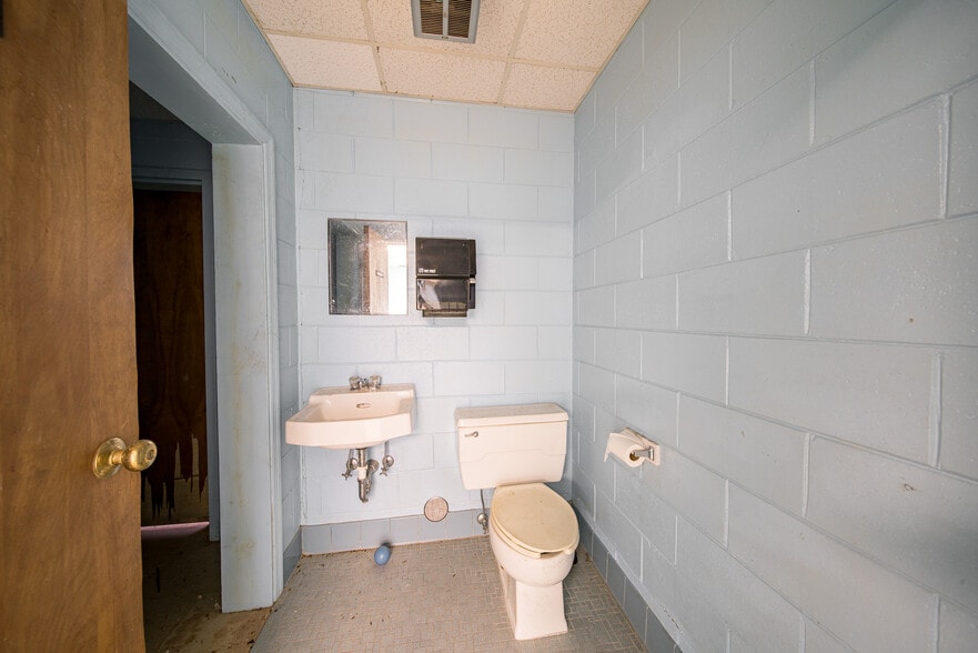 More Photos Of 4323 Primrose Rd, Columbus Religious Facility For Sale