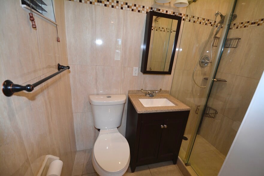 More Photos Of 16921 NE 6th Ave, North Miami Beach Office For Sale