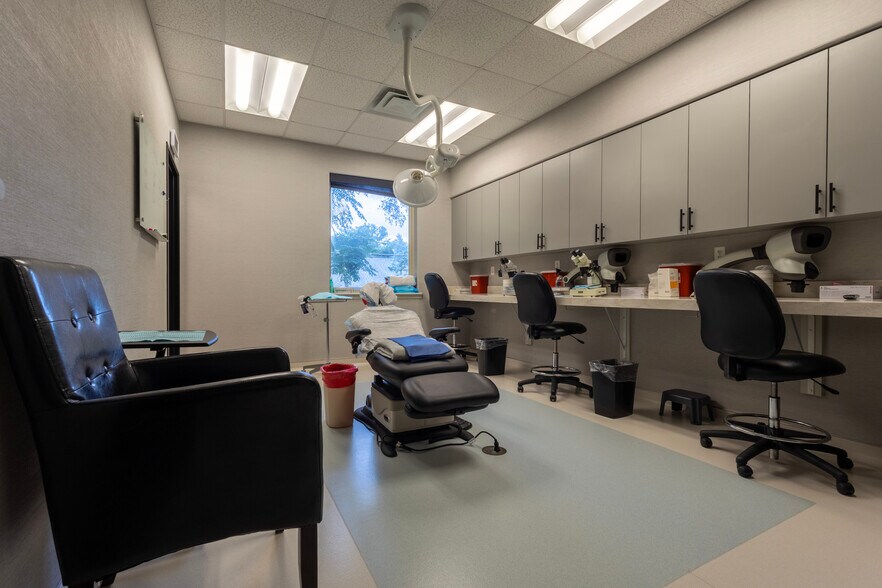 More Photos Of 2500 W William Cannon Dr, Austin Medical For Sale