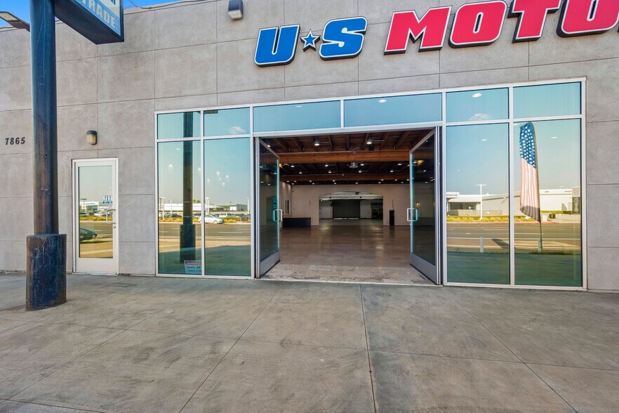 More Photos Of 7865 Balboa Ave, San Diego Freestanding For Lease