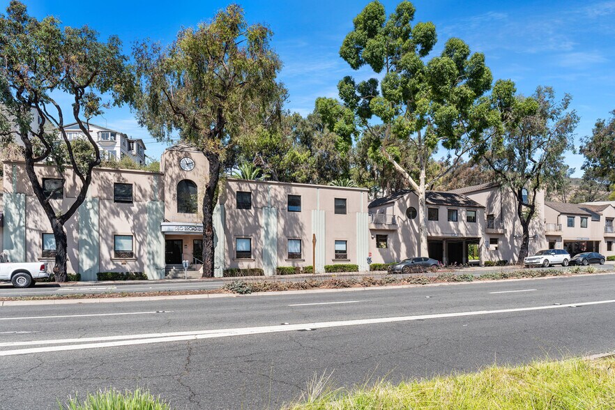 More Photos Of 580 Broadway St, Laguna Beach Office For Lease