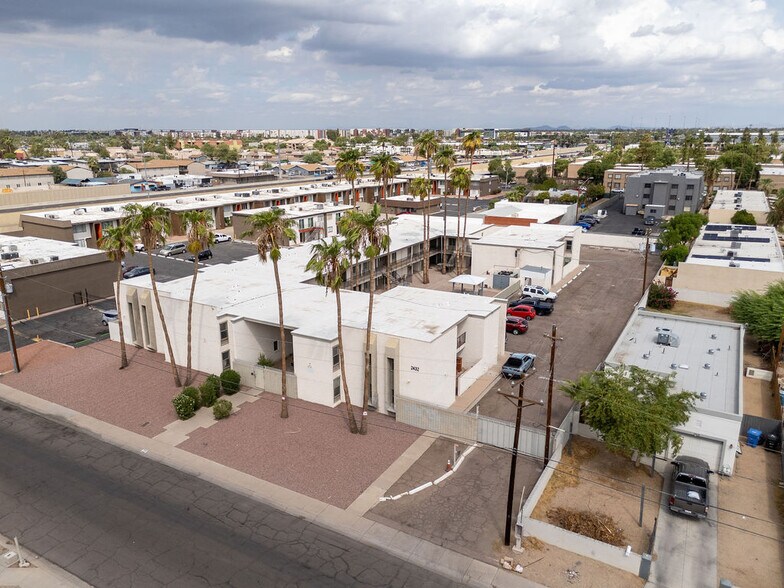 More Photos Of 2432 W Turney Ave, Phoenix Shelter For Sale