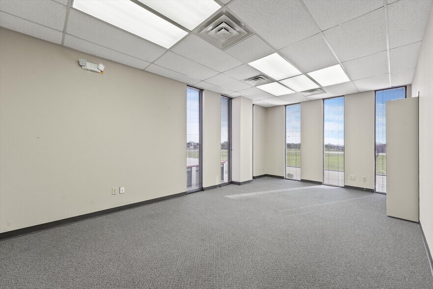 More Photos Of 2000 25th Ave N, Texas City Office For Lease