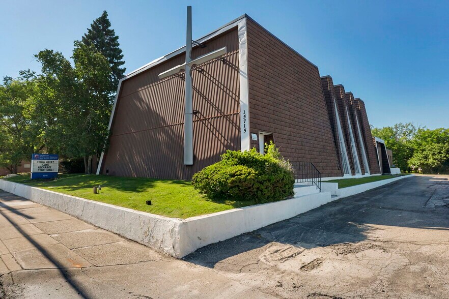 Primary Photo Of 15715 Libby Rd, Maple Heights General Retail For Sale