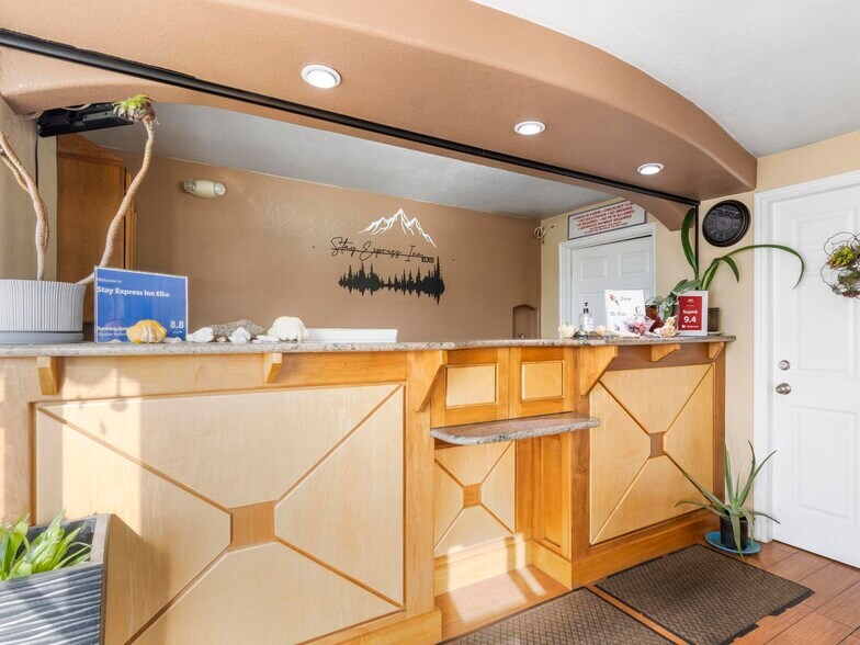More Photos Of 1349 Idaho St, Elko Hotel For Sale