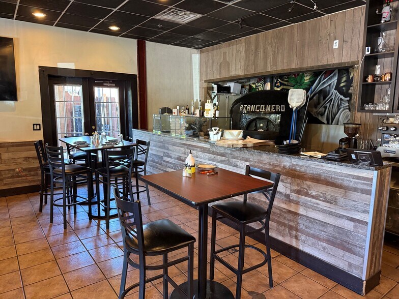 More Photos Of 210 Cedar St, St Charles Restaurant For Lease