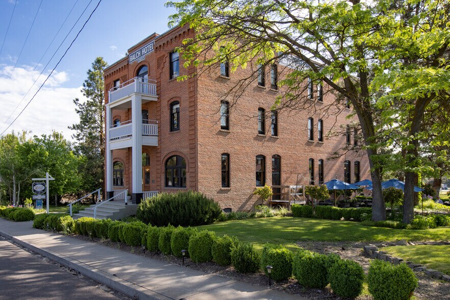 More Photos Of 40 SE Heimrich St, Dufur Hotel For Sale