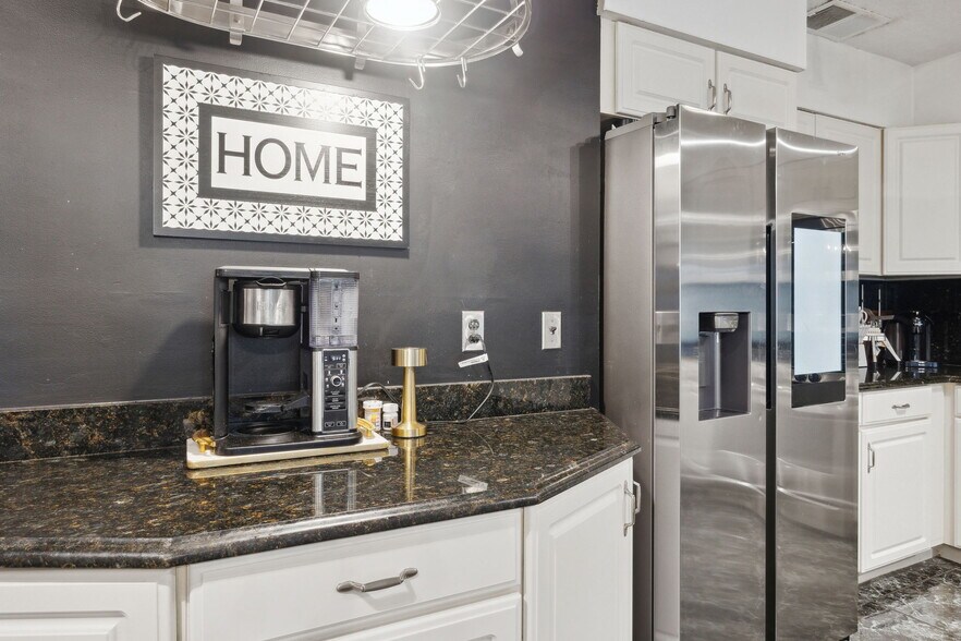 More Photos Of 8463 Beach Blvd, Jacksonville Freestanding For Lease