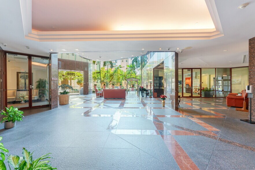 More Photos Of 2033 Main St, Sarasota Office For Lease