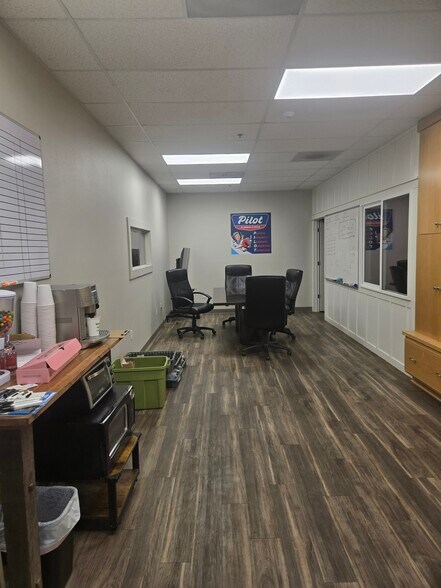 More Photos Of 12323 NE 99th St, Vancouver Warehouse For Lease