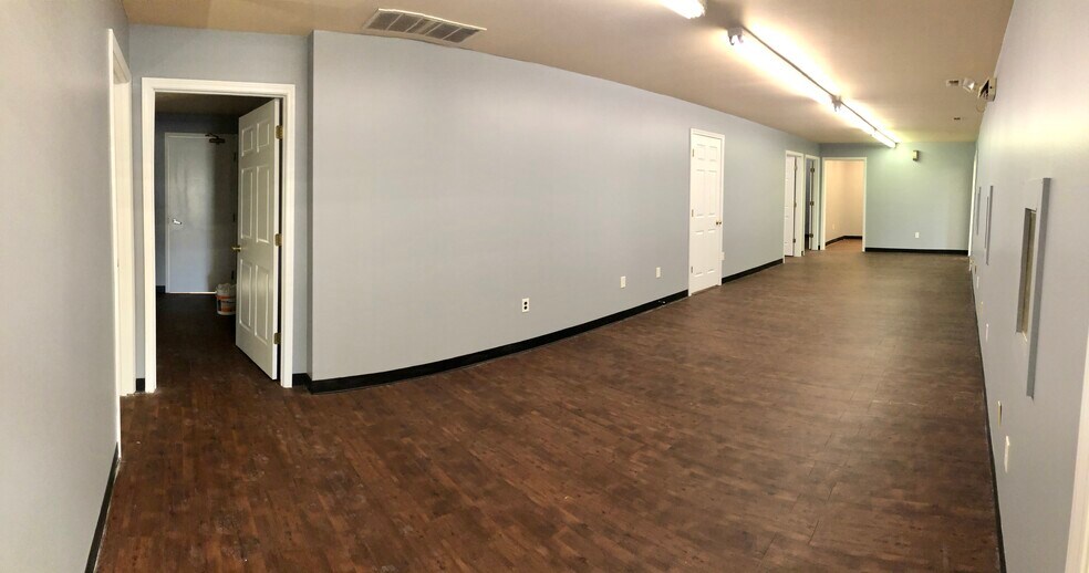 More Photos Of 4617 Sutherland Rd, Owensboro Light Distribution For Lease