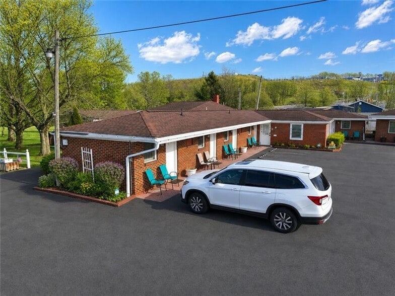 More Photos Of 7909 National Pike, Uniontown Hotel For Sale