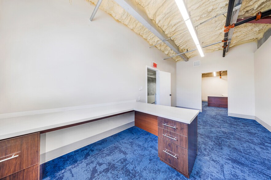 More Photos Of 11965 SW 142nd Ter, Miami Light Distribution For Lease