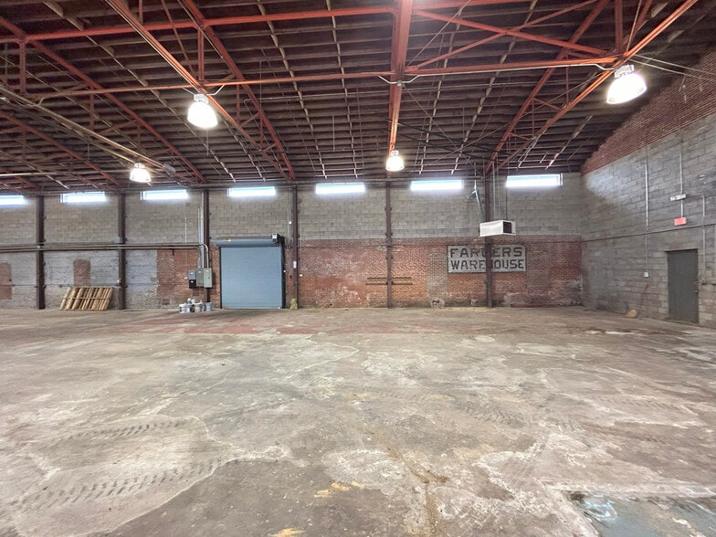 More Photos Of 107 W Horton St, Zebulon Warehouse For Sale