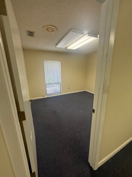 More Photos Of 330 W Bearss Ave, Tampa Medical For Lease