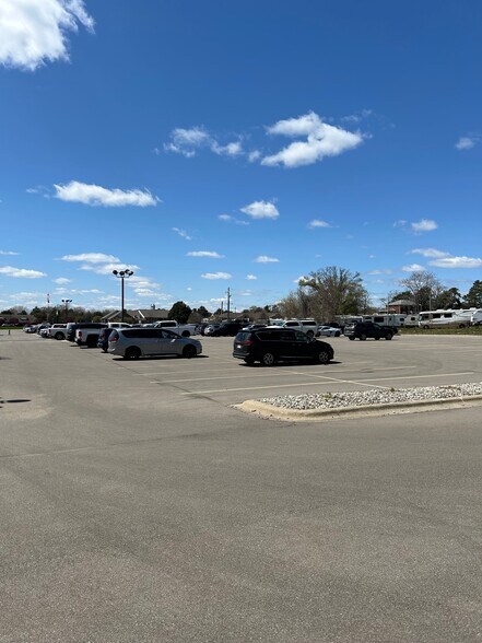 More Photos Of 45300 Mound Rd, Shelby Township Amusement Park For Lease