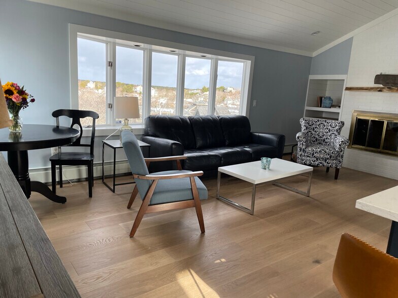 More Photos Of 105 Bradford Street Ext, Provincetown Hotel For Sale