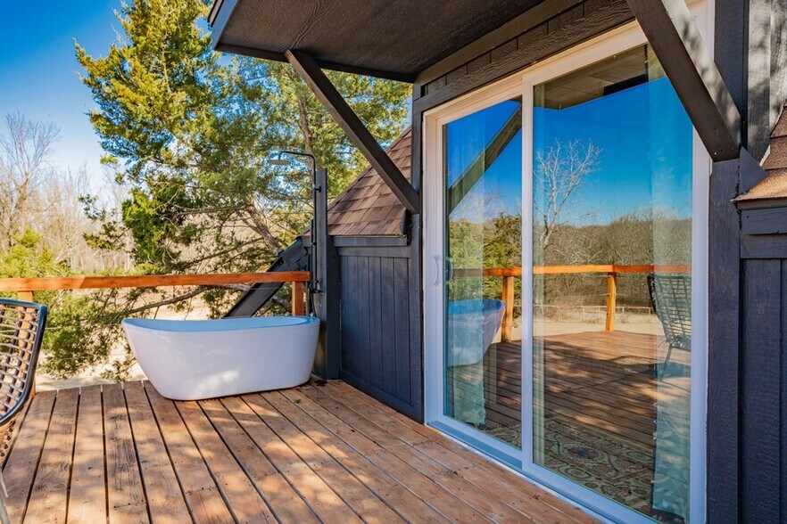 More Photos Of 691 Bear Rd, Van Alstyne Specialty For Sale
