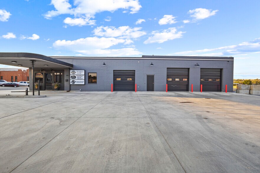 More Photos Of 312 Main St, Weatherford Land For Sale