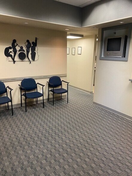 More Photos Of 3351 M St, Merced Medical For Lease