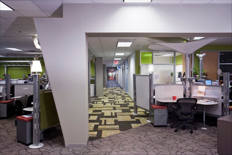 More Photos Of 2805 N Parham Rd, Richmond Office For Sale