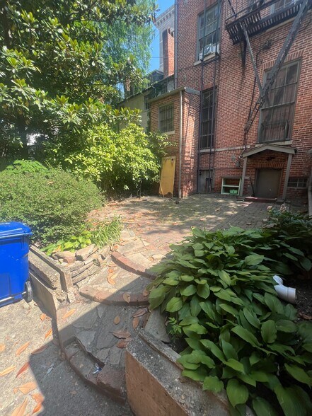 More Photos Of 505 Cathedral St, Baltimore Apartments For Lease
