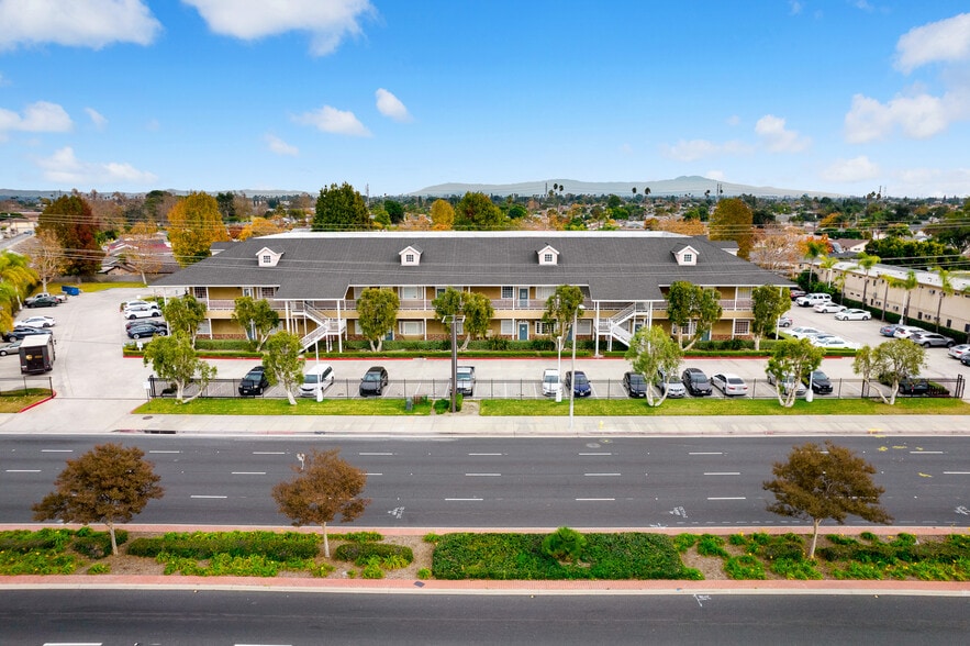 More Photos Of 408 S Beach Blvd, Anaheim Medical For Sale