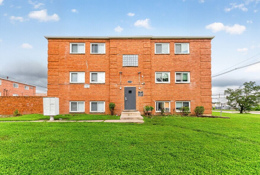 More Photos Of 3670 Seabrook Ave, Columbus Apartments For Sale