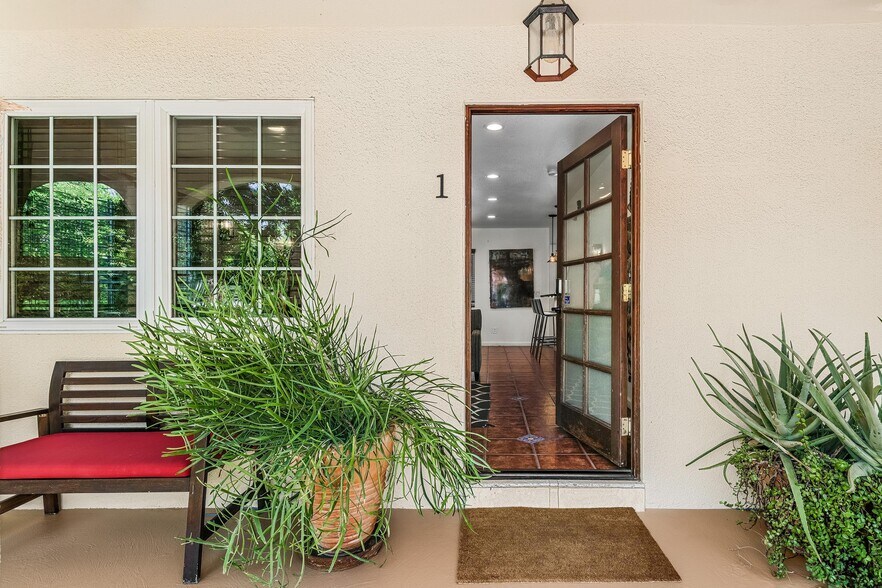 More Photos Of 520 Chuckwalla Rd, Palm Springs Apartments For Sale