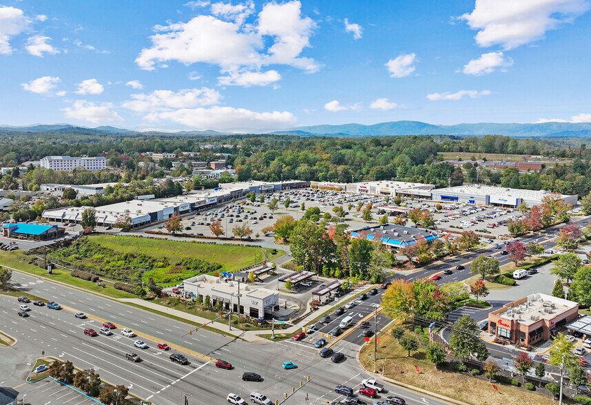 More Photos Of 1980 Rio Hill Ctr, Charlottesville General Retail For Lease