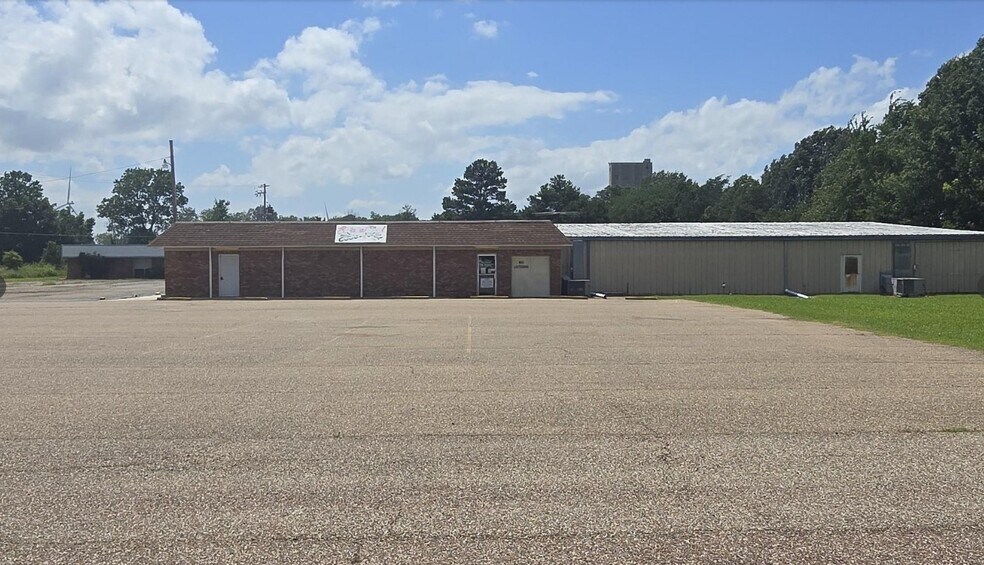 Primary Photo Of 2009 Falls Blvd N, Wynne Skating Rink For Sale