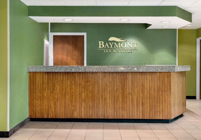 More Photos Of 171 Faunce Corner Mall Rd, Dartmouth Hotel For Sale