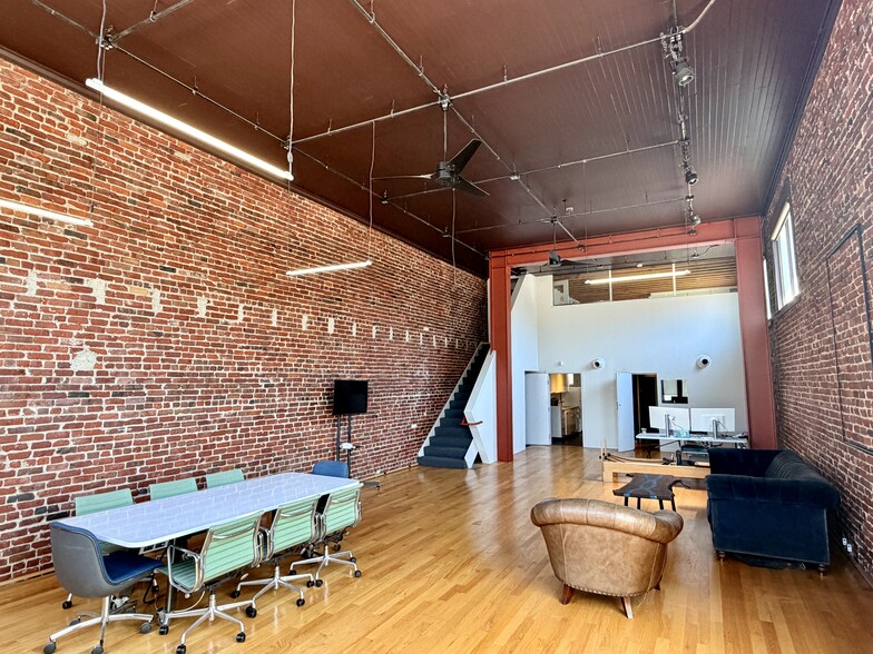 More Photos Of 1099 Folsom St, San Francisco Loft Creative Space For Lease