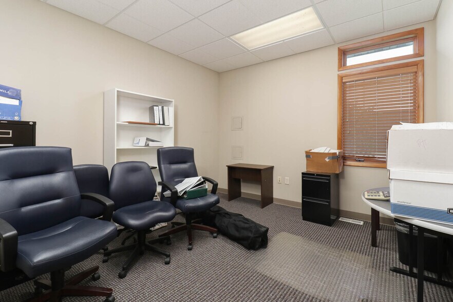 More Photos Of 407 Detroit Ave, Bloomington Office For Sale